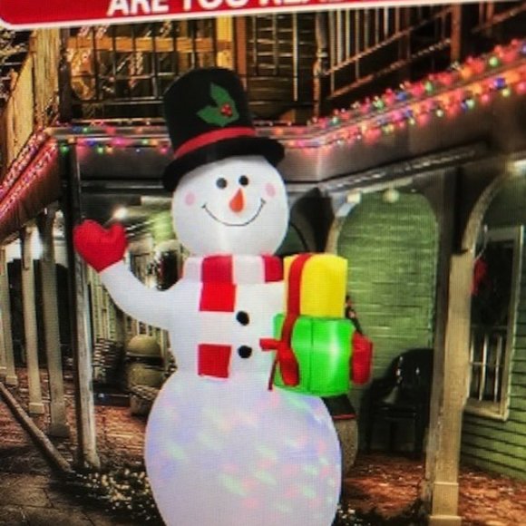 FUMENTON Inflatable Frosty Snowman Lighted Snowmen Blow Up 🎄🤶 - Picture 1 of 2